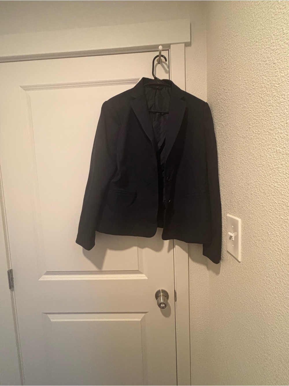 Women's Black Tailored Blazer - Brand Unspecified